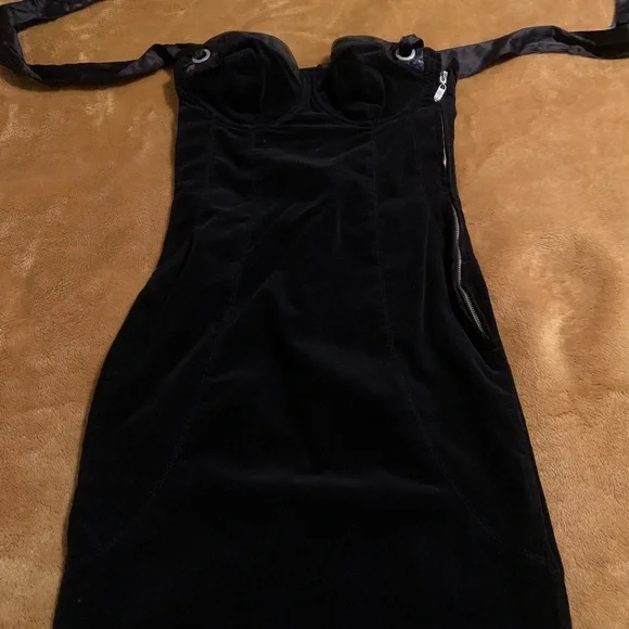 Apple Bottom fitted black dress with lace-up back. Size 5-6 - Picture 2 of 4